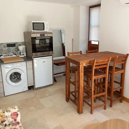 Le Mouleyras Guest house Saint-Montan
